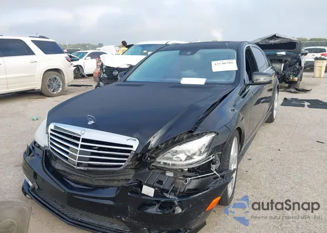 2013 Mercedes-Benz S 550 from USA, damaged, VIN WDDNG7DB7DA529960
